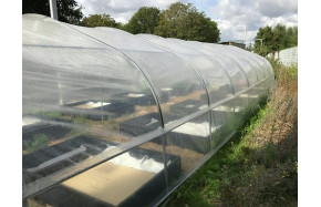 Bâche pour serre 5 ème Saison avec aérations latérales ouvertes, longueur 10,50 m | Serres Tonneau