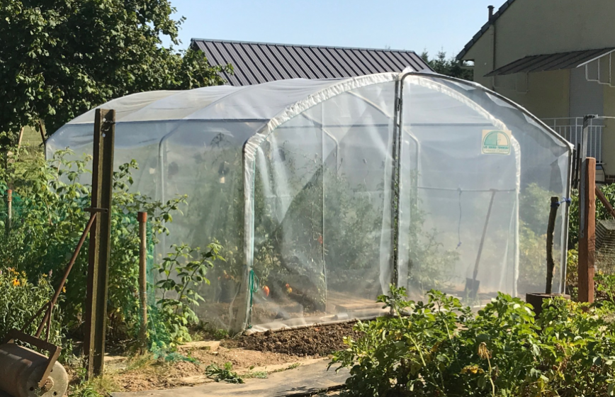 Serre Tonneau - Abri cultures - 3m x 4.5m - Pieds droits - bâche enterrée.
